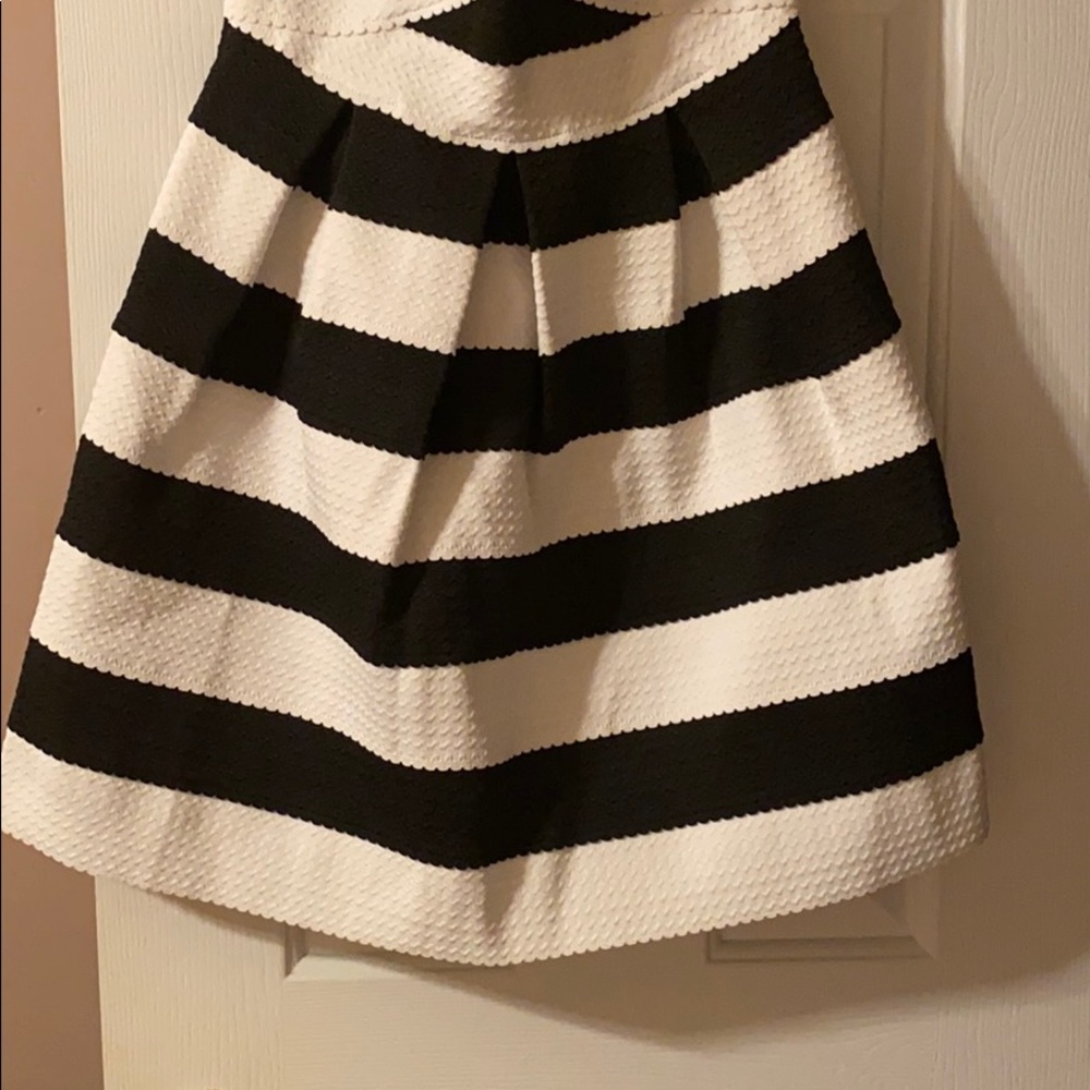 Strapless dress - Picture 3 of 6